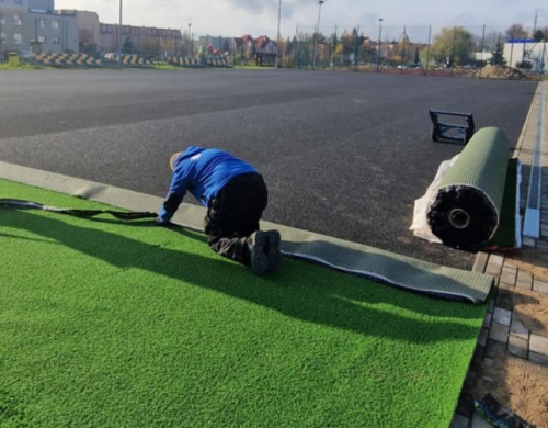 Prace modernizacyjne na "Orliku" przy SP7 postępują